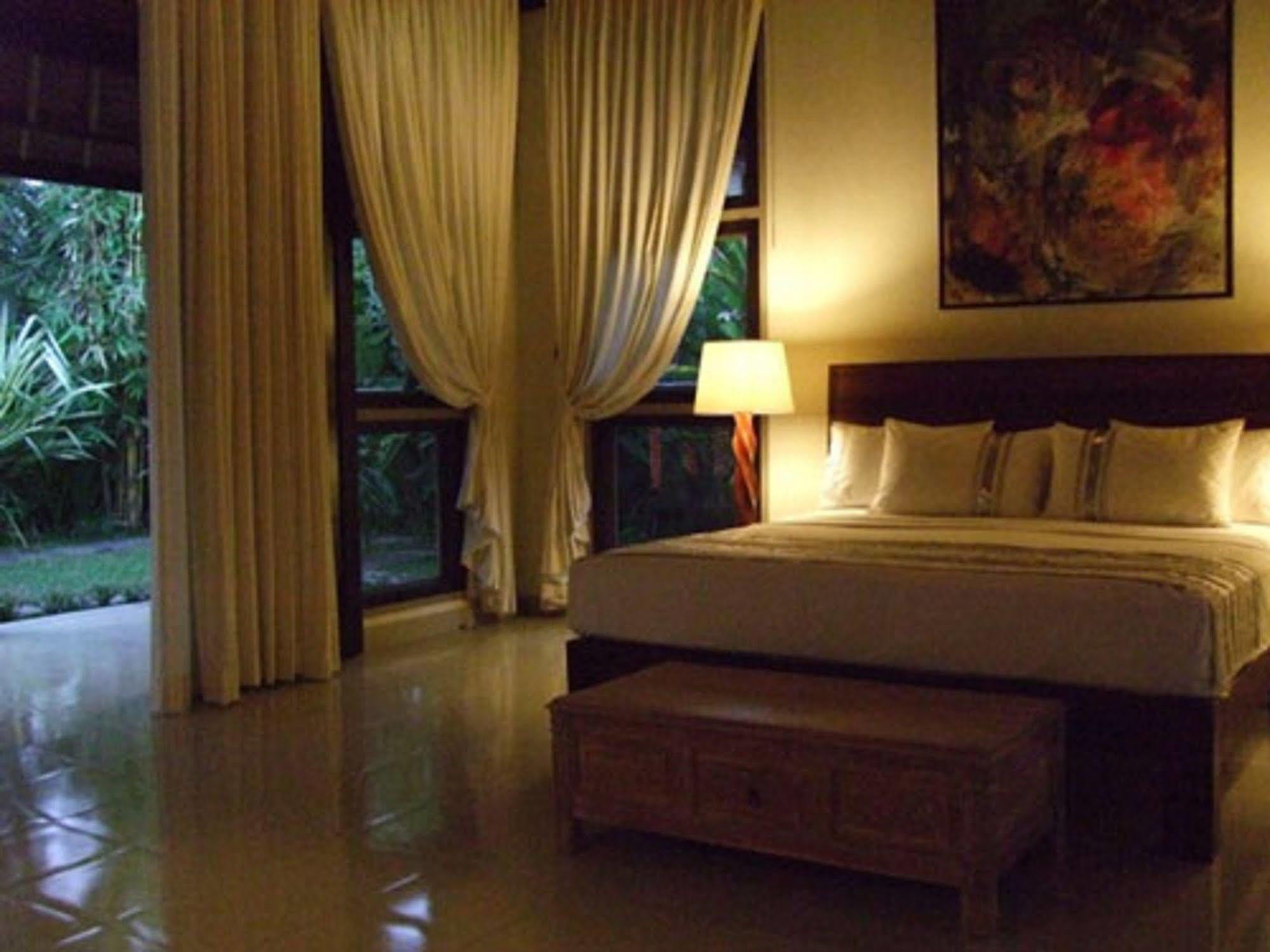 Puri Lotus Hotel Ubud  Exterior photo